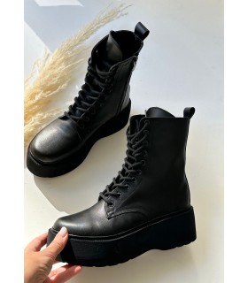 Noir Boots